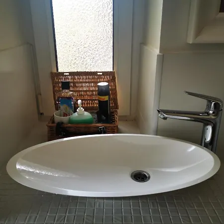 Apartment Spacious With Free Parking In *