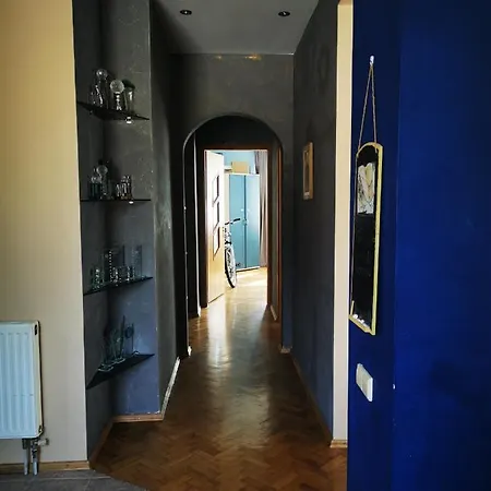 Spacious With Free Parking In