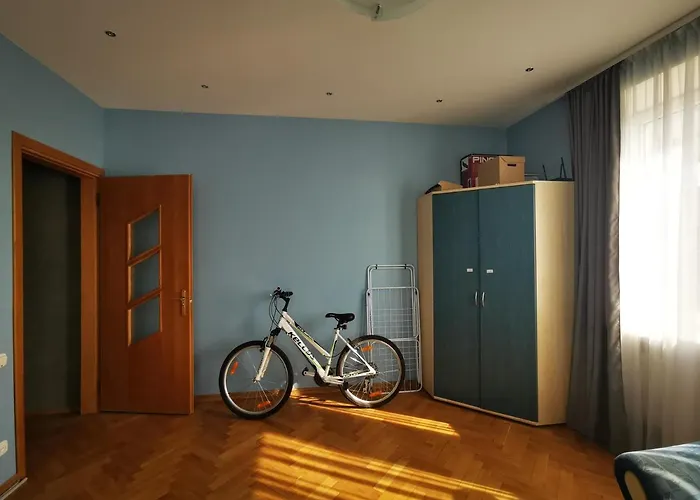 Spacious With Free Parking In Appartement *