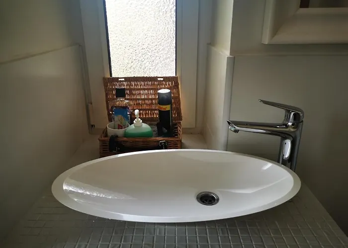 Appartement Spacious With Free Parking In *