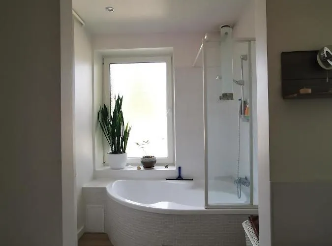 Spacious With Free Parking In