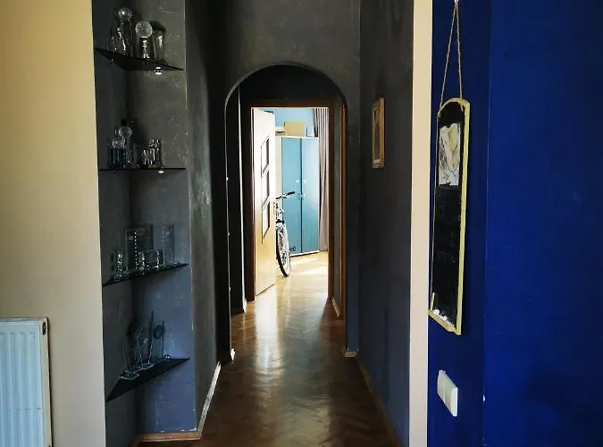 Spacious With Free Parking In